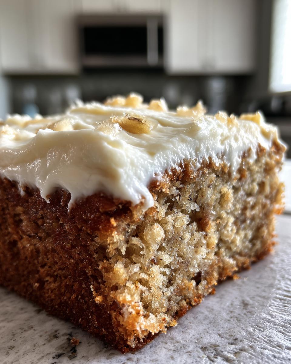 Banana Bread Cake with Cream Cheese Frosting - detail 1