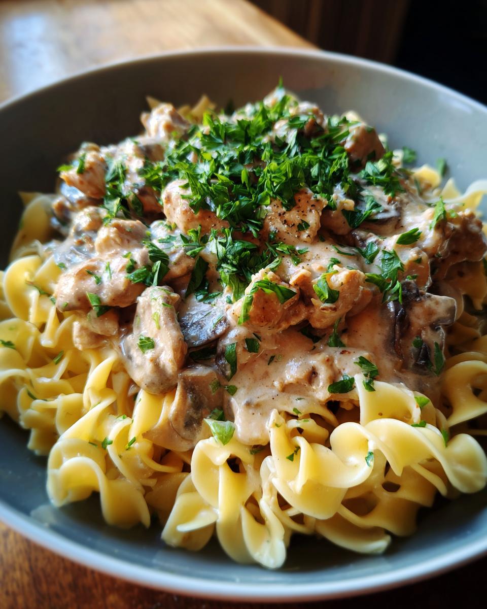 Chicken Stroganoff - detail 2