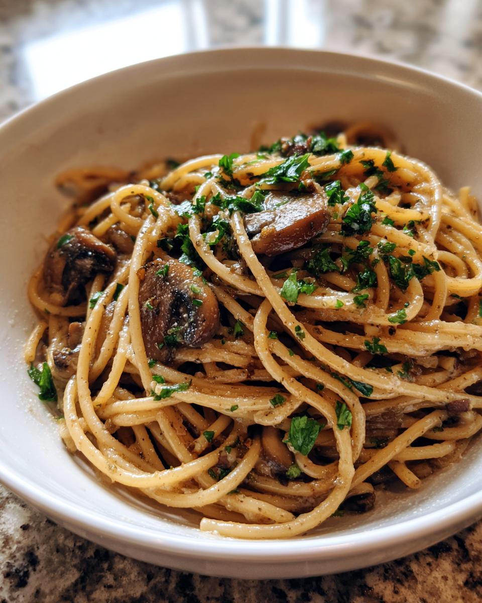 Garlic Mushroom Pasta - detail 2