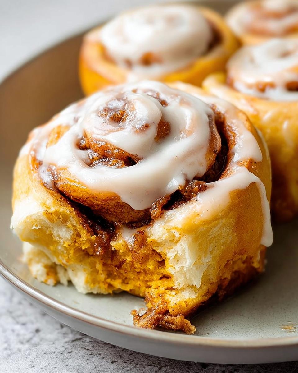 Pumpkin Cinnamon Rolls - detail 1