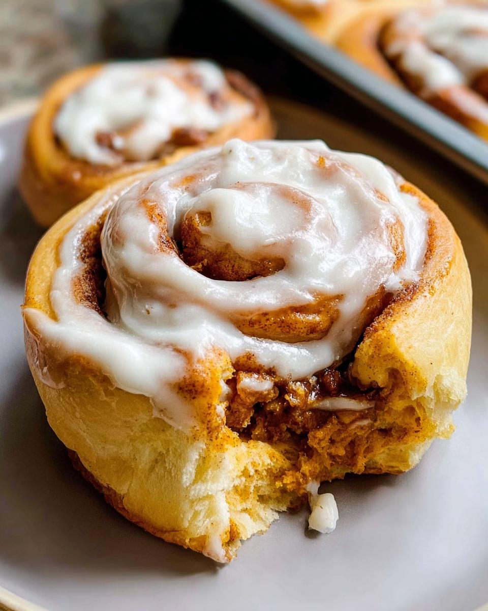 Pumpkin Cinnamon Rolls - detail 2