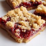 Raspberry Oatmeal Crumble Bars
